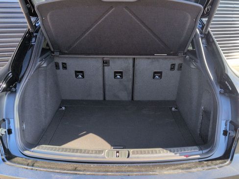 New 2026 Porsche Macan image 24