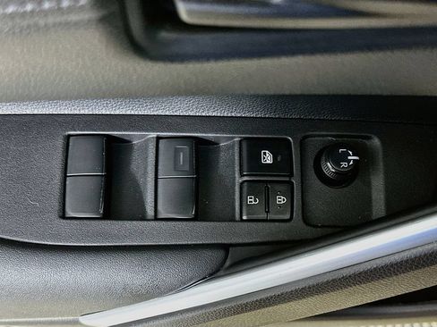 Used 2024 Toyota Corolla Cross AWD Hybrid image 20