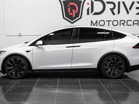 Used 2022 Tesla Model X image 16