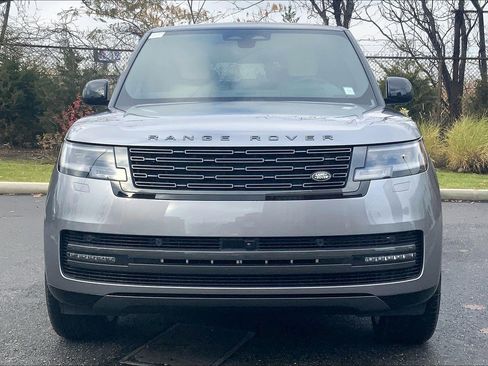 New 2025 Land Rover Range Rover Long Wheelbase SE image 3