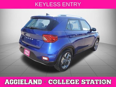 Used 2021 Hyundai Venue SEL FWD image 4