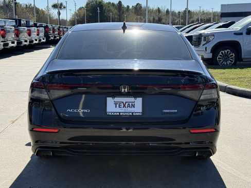 Used 2025 Honda Accord Sport image 6