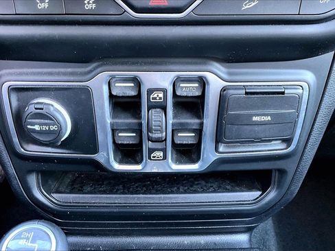 Certified 2018 Jeep Wrangler Unlimited Sahara image 16