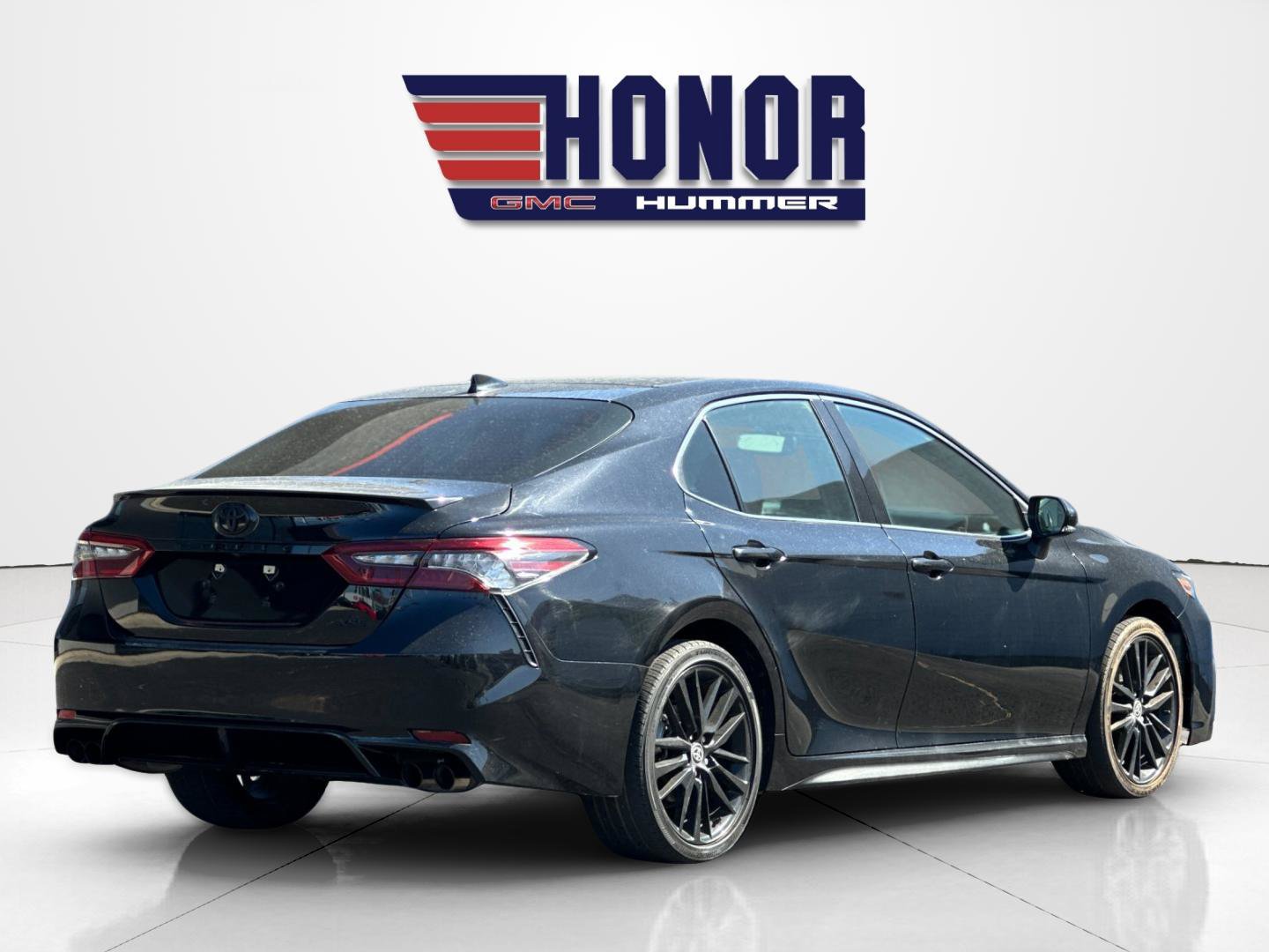 Used 2021 Toyota Camry XSE FWD image 4