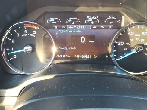 Used 2018 Ford F250 Lariat w/ Chrome Package image 22