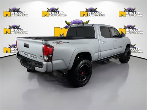 Used 2018 Toyota Tacoma TRD Sport w/ Technology Package image 5