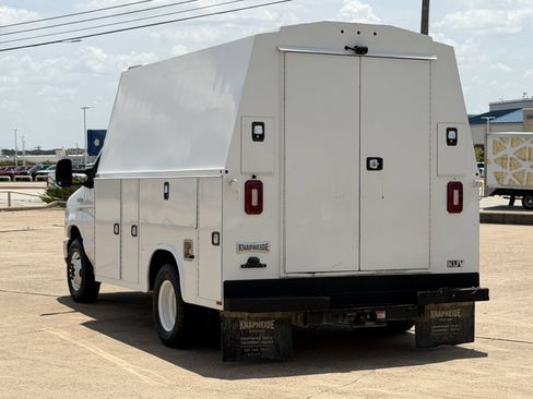Used 2019 Ford E-350 and Econoline 350 Super Duty w/ Power Windows & Locks Group RWD image 6