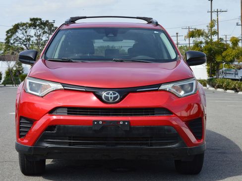 Used 2017 Toyota RAV4 LE w/ Carpet Mat Package image 2