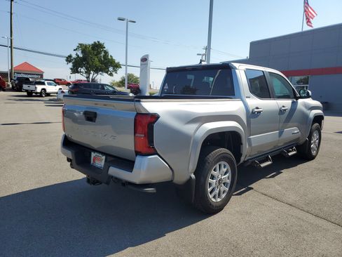 Certified 2026 Toyota Tacoma SR5 AWD/4WD image 4