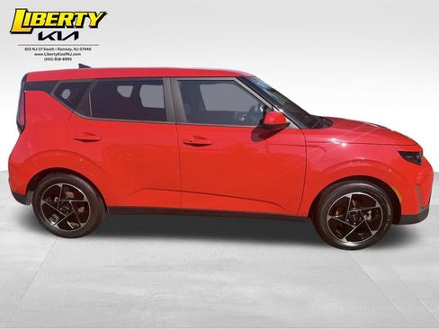 Used 2023 Kia Soul EX FWD image 8