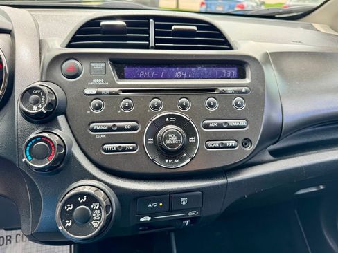 Used 2013 Honda Fit Sport image 19