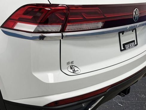 Used 2025 Volkswagen Atlas Cross Sport SE w/ Panoramic Sunroof Package image 33