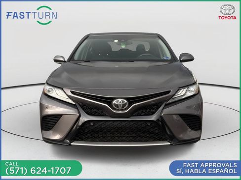Used 2018 Toyota Camry XSE FWD image 3
