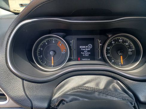 Used 2019 Jeep Cherokee Latitude Plus w/ Comfort/Convenience Group FWD image 5