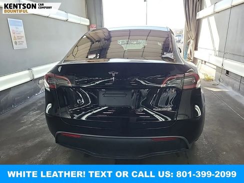 Used 2023 Tesla Model Y Performance image 4