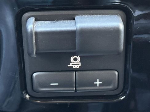 Used 2022 GMC Sierra 1500 SLT w/ SLT Premium Package image 21