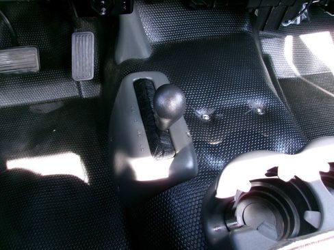Used 2005 Chevrolet Silverado 2500 W/T AWD/4WD image 16
