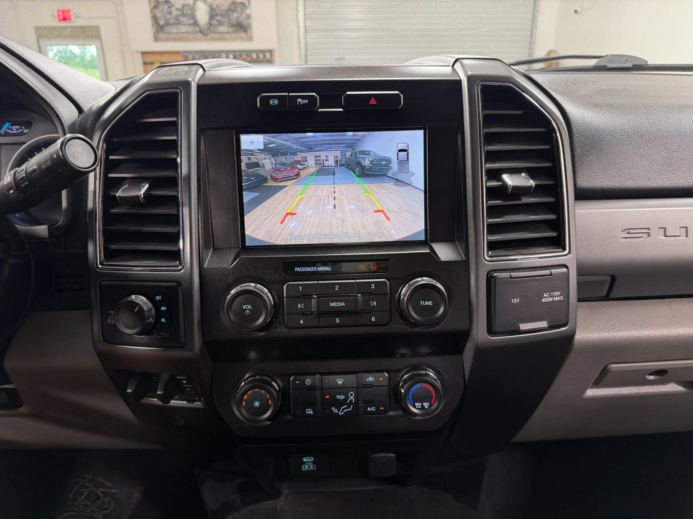 Used 2022 Ford F250 XLT w/ XLT Value Package AWD/4WD image 22