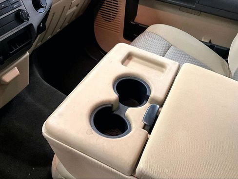 Used 2011 Ford F250 XLT w/ Camper Pkg image 16