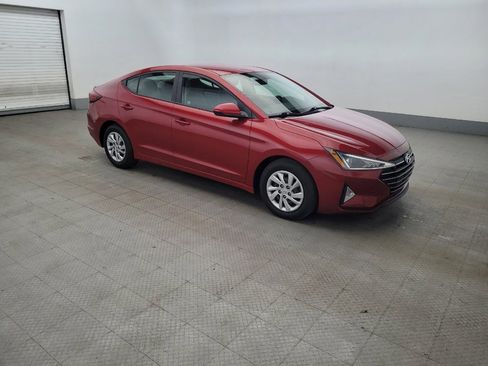 Used 2019 Hyundai Elantra SE FWD image 11