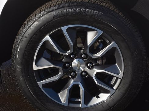 Used 2024 Chevrolet Silverado 1500 LT image 10