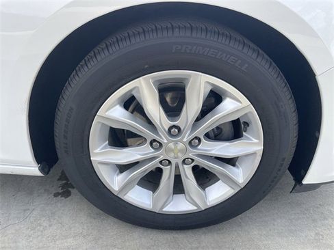 Used 2019 Chevrolet Malibu Hybrid image 32