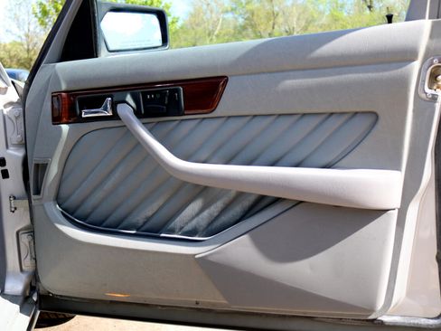 Used 1990 Mercedes-Benz 300 SE image 27