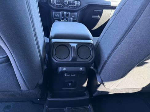 Certified 2025 Jeep Wrangler Sahara image 13
