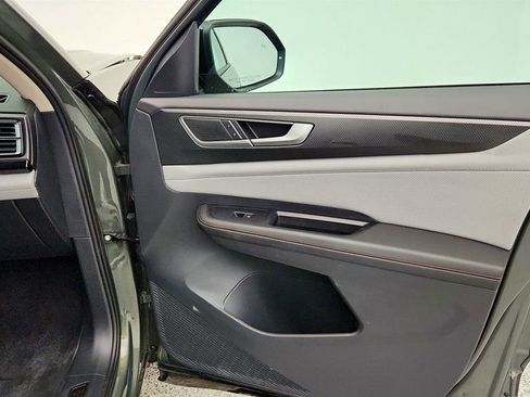 Used 2025 Volkswagen Atlas Peak Edition SE AWD/4WD image 25