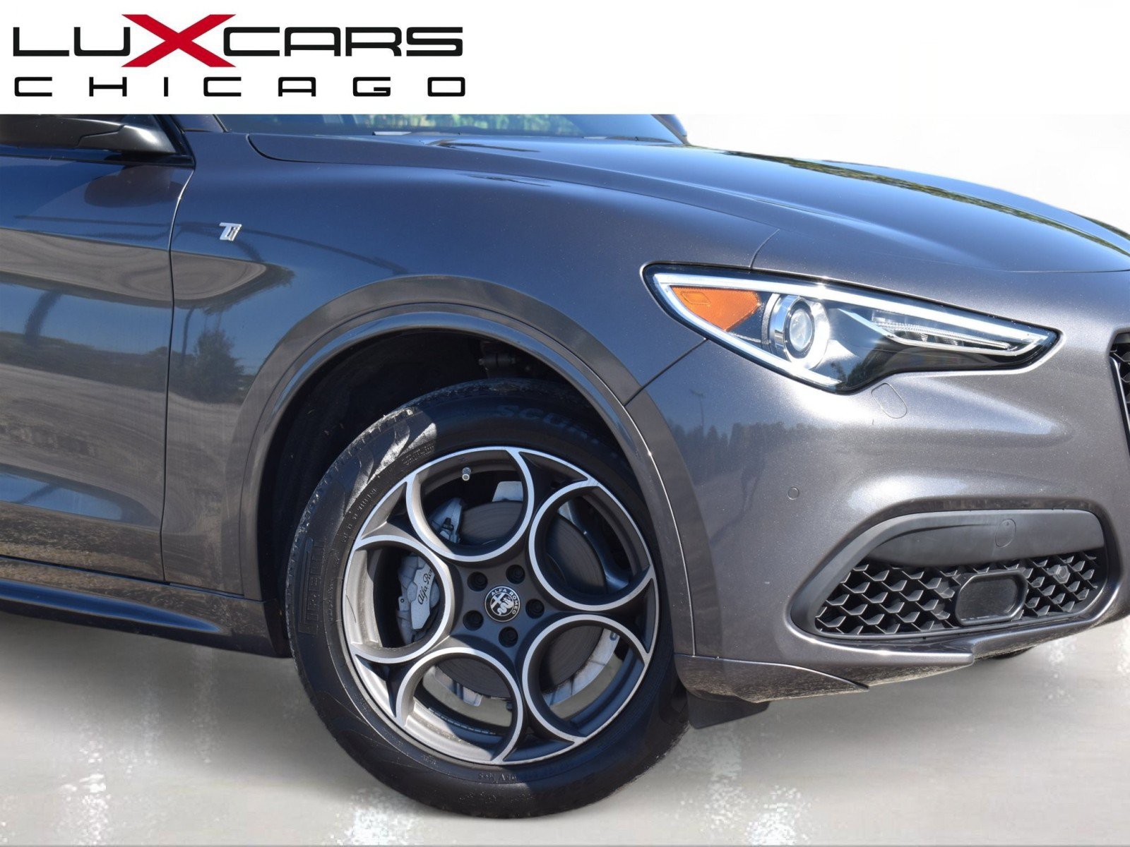 Used 2022 Alfa Romeo Stelvio Ti w/ Active Assist Plus Package AWD/4WD image 2