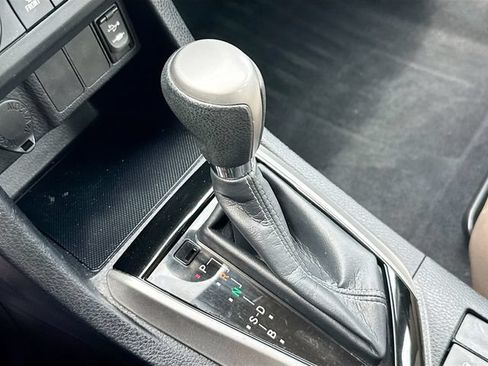 Used 2015 Toyota Corolla LE FWD image 15