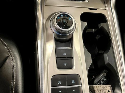 Used 2021 Ford Explorer XLT w/ Equipment Group 202A RWD image 28