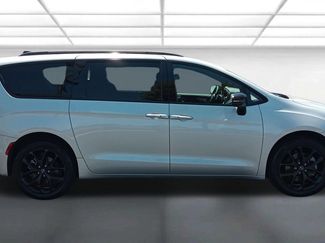 Used 2026 Chrysler Pacifica Select w/ S Appearance Package AWD/4WD video 2