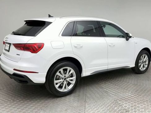 Used 2025 Audi Q3 2.0T Premium w/ Convenience Package image 2