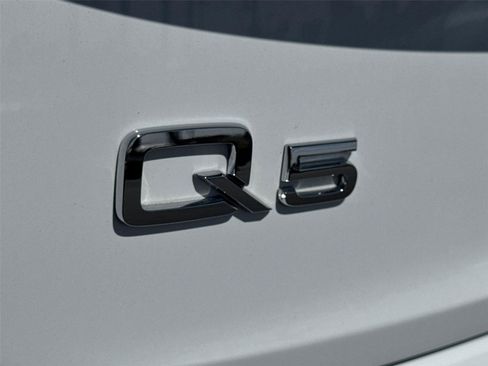 Used 2024 Audi Q5 2.0T Premium w/ Convenience Package AWD/4WD image 15