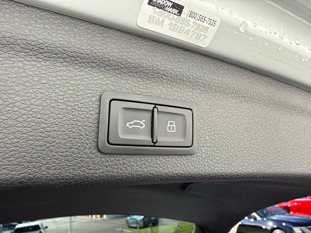 Used 2020 Audi Q3 2.0T Premium w/ Convenience Package AWD/4WD image 7