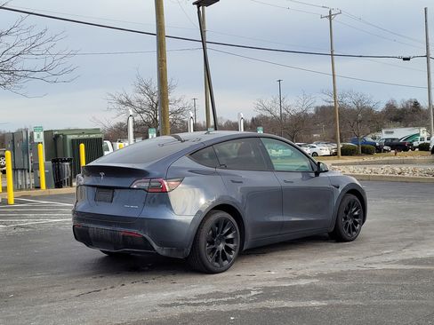 Used 2020 Tesla Model Y Long Range image 4