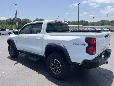 Used 2025 Chevrolet Colorado ZR2 AWD/4WD image 4