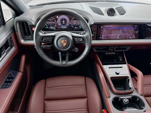 New 2025 Porsche Cayenne Coupe image 25