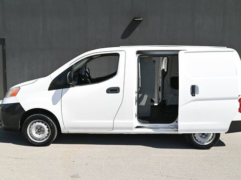 Used 2017 Nissan NV200 S image 7