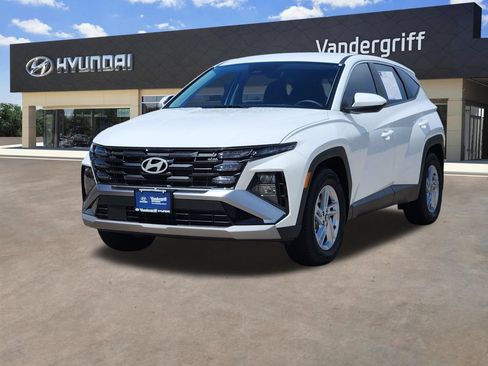 Used 2026 Hyundai Tucson SE FWD image 2