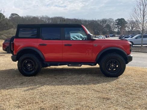 Used 2023 Ford Bronco Wildtrak image 2