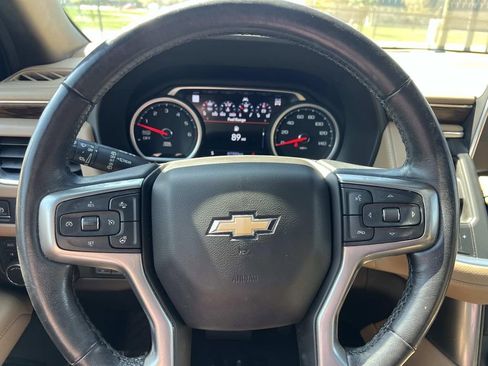Used 2021 Chevrolet Tahoe Premier w/ Premium Package AWD/4WD image 18