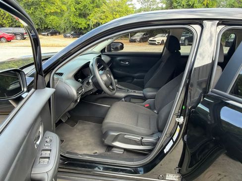 Certified 2026 Honda HR-V LX image 17