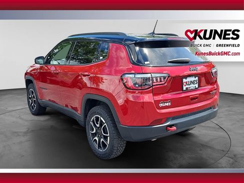 Used 2025 Jeep Compass Trailhawk AWD/4WD image 8