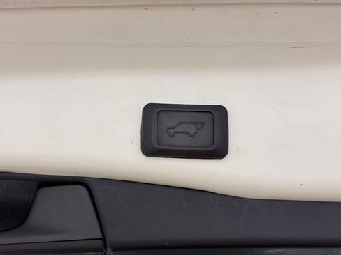 Used 2020 Toyota RAV4 XSE AWD/4WD image 28