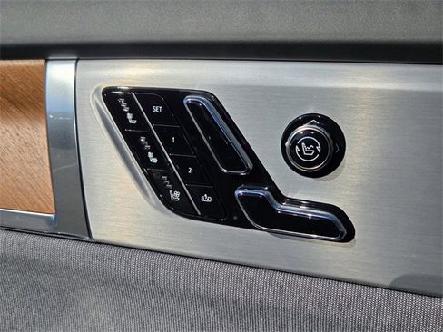 New 2026 Cadillac Vistiq Premium Luxury w/ LPO, Floor Liner Package image 21