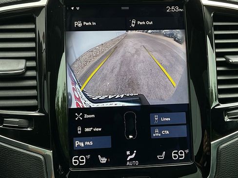 Used 2017 Volvo XC90 T6 Momentum w/ Vision Package image 32