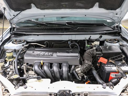 Used 2005 Toyota Matrix XR FWD image 26