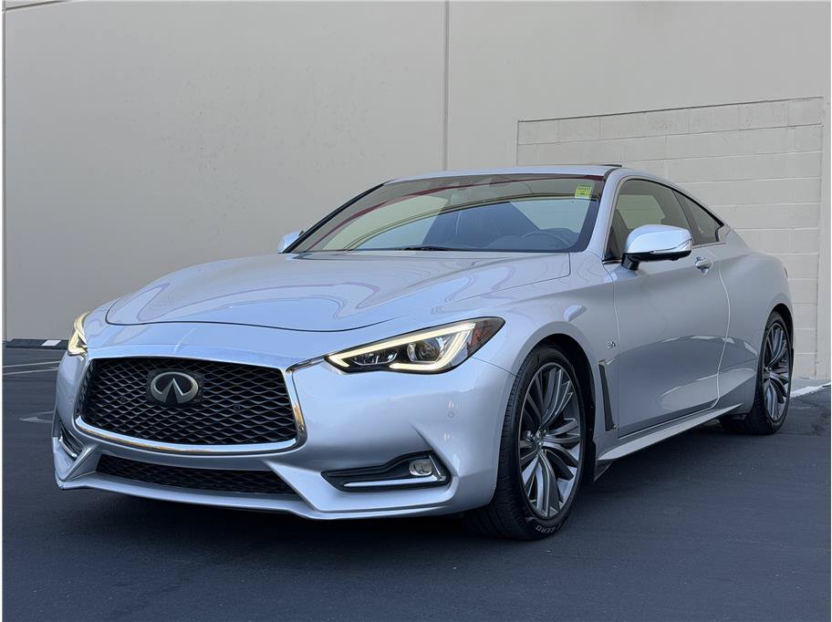 Used 2017 INFINITI Q60 3.0t w/ Premium Plus Package 3.0T RWD image 4